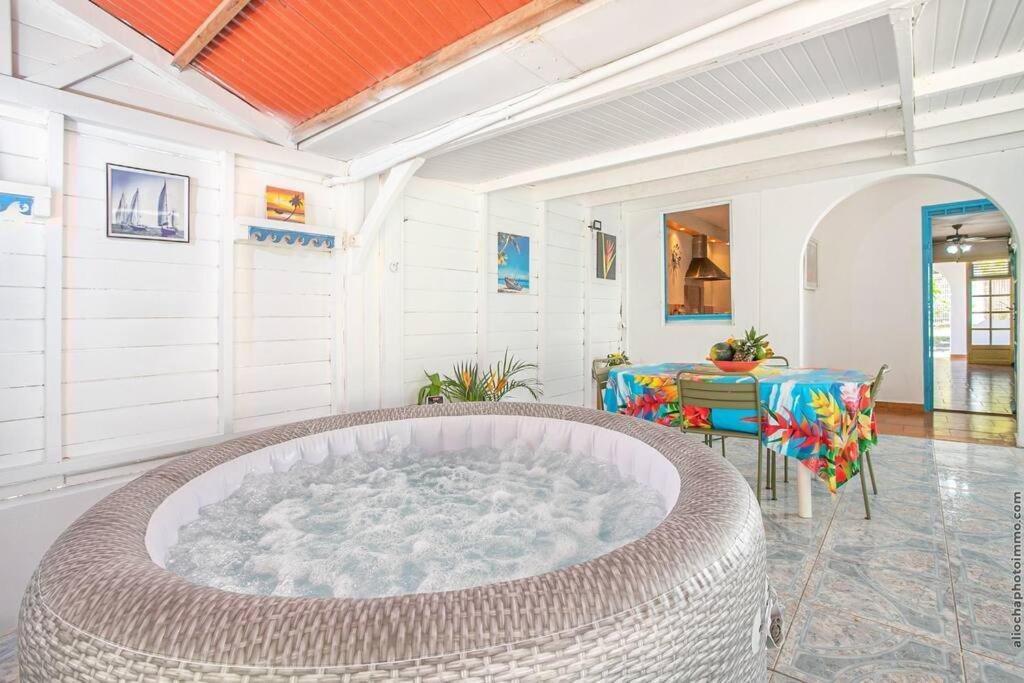 La villa du rocher du Gaïac avec Spa Le Diamant Extérieur photo